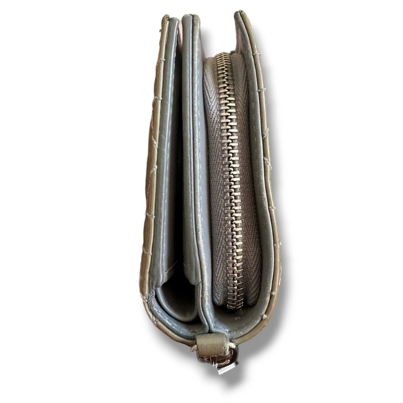 Christian Dior Cannage Lady Dior Lotus Patent Wallet - Picture 5 of 10